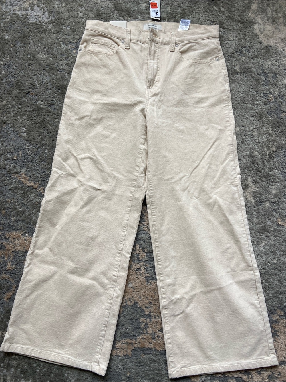 Banana Republic Wide-Leg Pants in Creamy Beige